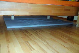 Geovital Schutzmatten verlegt unterm Doppelbett