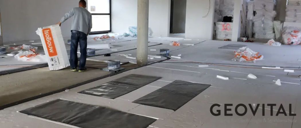 Strahlenschutz Baumatten gegen Erdstrahlung verlegt im Boden (© GEOVITAL Akademie für Naturheilverfahren GmbH)