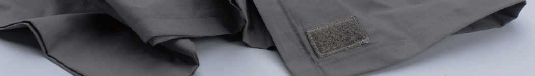 Detailaufnahme der abschirmenden Decke und dem Erdungsanschluss mit Klettvorbeitung.