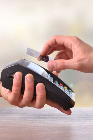 Kontaktlos bezahlen mit RFID und NFC ist modern und gefährlich
