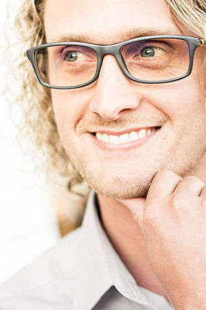Blaulichtfilter Brillen sind bei der PC Arbeit eine Wohltat für die Augen