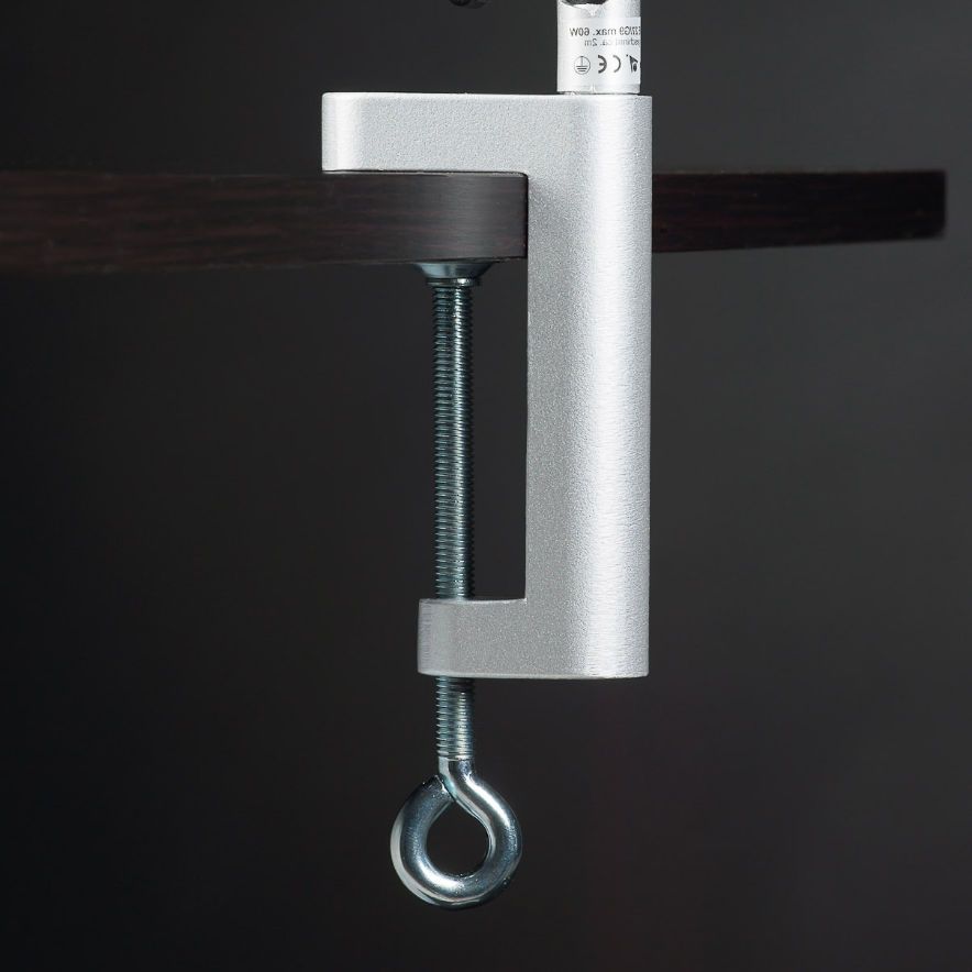 Geschirmte Leuchte für Schreibtisch und Arbeitsplatz. Ideale Werklampe. 48 Watt. E27. In weisser Ausführung. Geschirmte Leuchte für Schreibtisch und Arbeitsplatz. Ideale Werklampe. 48 Watt. E27. In weisser Ausführung.