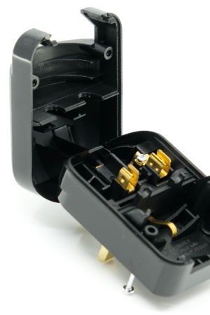 Adapter SCP3 Euro Schuko Stecker EF auf Typ G Stecker (UK), geerdet. 13 Ampere abgesichert. Schwarz. Adapter SCP3 Euro Schuko Stecker EF auf Typ G Stecker (UK), geerdet. 13 Ampere abgesichert. Schwarz.